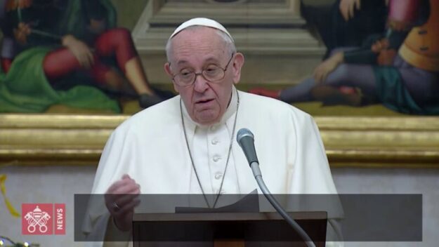Papa lamenta quem pensa só nos próprios interesses